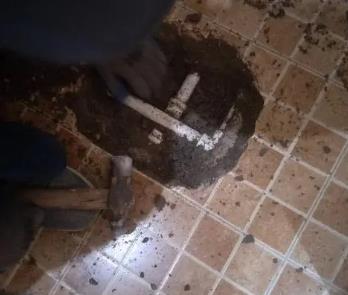 广州市卫生间漏水维修公司为您分享下卫生间渗水如何处理及注意事项
